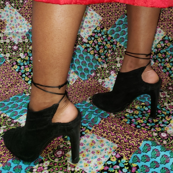 Shoes - Picture 2 of 3